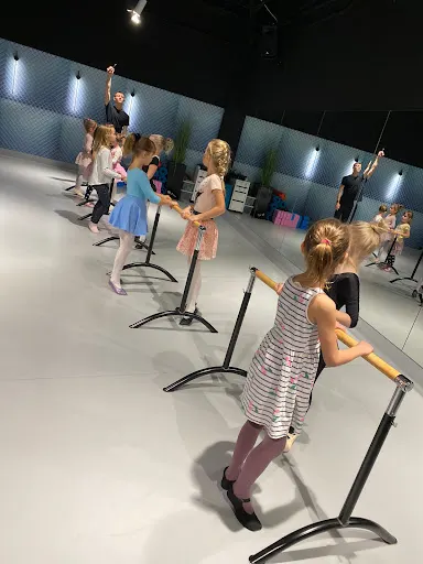 Akademia Tańca i Ruchu Mariusz Stącel